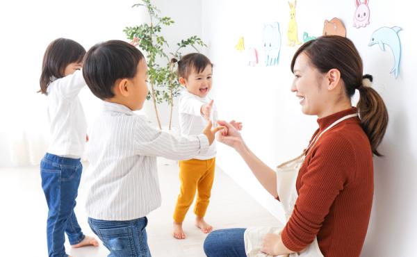 我が子の子育てや子ども関連のお仕事現場で役立つ素敵な資格です！